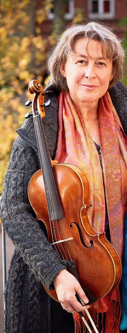 Bratschistin Roswitha Killian